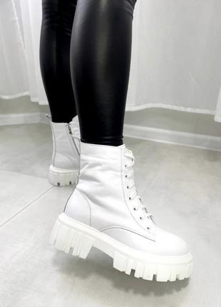 Ботинки деми белые черные кожаные с байкой4 фото