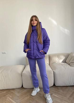 Фіолетова яскрава жіноча куртка однотонна з капюшоном кишенями пряма плащівка тепла на змійці та кнопках стильна трендова оверсайз5 фото