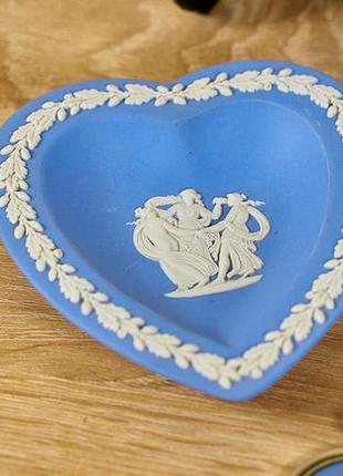 Wedgwood jasperware невелика тарілочка у формі серця