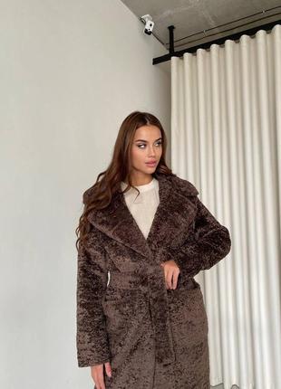 Зимнее тёплое пальто каракуль