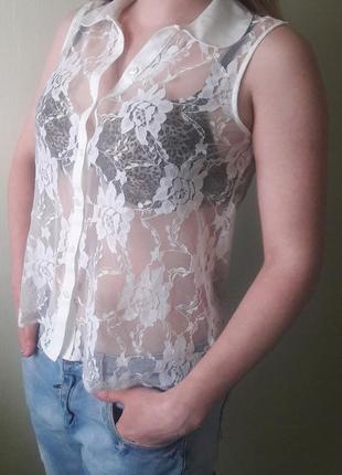 Біла гіпюрова брузка безкукавка майка