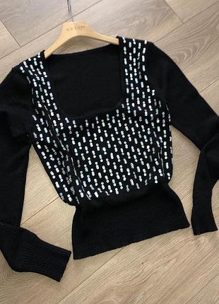 Красивий нарядний светр