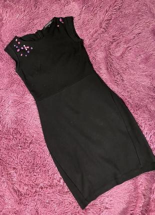 Чорна приталена ексклюзивна сукня