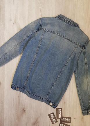 Джинсовая куртка из голубого денима,джинсовая куртка овер сайз с бусинами3 фото