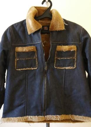 Стильна сучасна джинсова темно-синя куртка на хутрі1 фото