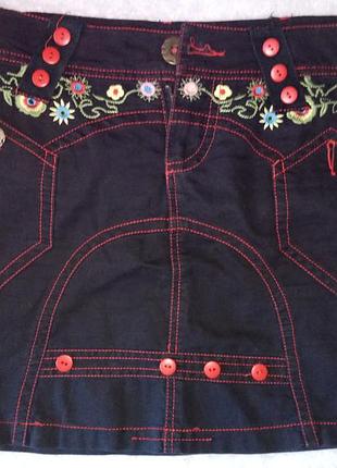 Красива розшита спідниця, спідничка, спідниця