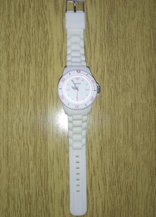 Стильний білий із рожевим наручний кварцовий годинник із силіконовим ремінцем спортивний astar