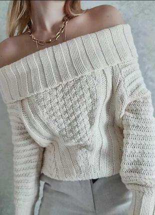 Теплый шерстяной свитер объемный вязаный кофта шерсть на плечи