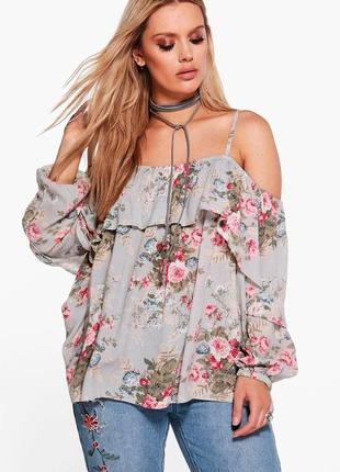 Текстурированная блуза с открытими плечиками и цветочным принтом boohoo 22 uk