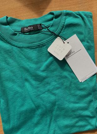 Нова футболка bershka