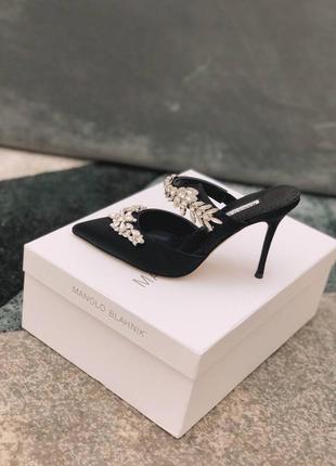 Женские черные атласные туфли manolo blahnik lurum лодочки маноло бланик лурум на каблуке 10 см кожа4 фото