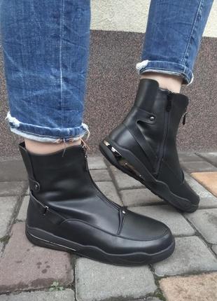 Зимние женские ботинки