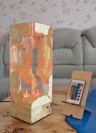 Ночник светильник из эпоксидной смолы и дерева кап клена с rgb лампой и пультом управления цветами на подарок