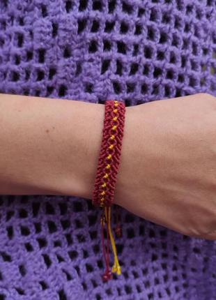 Жіночий браслет ручного плетіння макраме "борута" (бордово-жовтий)