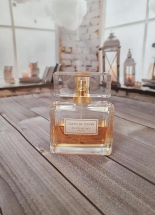 Туалетная вода живанши givenchy dahlia divin