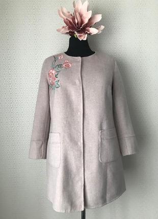 Красивое тонкое пальто с вышивкой от amy vermont, размер 44, укр 50-52-54-56