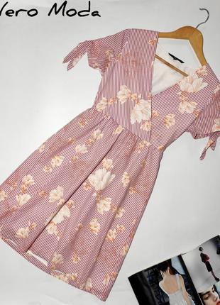 Платье сарафан розовое в цветочный принт клешь миди мини от бренда vero moda xs s свободного кроя
