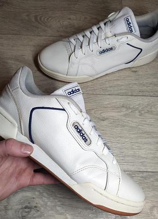 Кросівки білі adidas