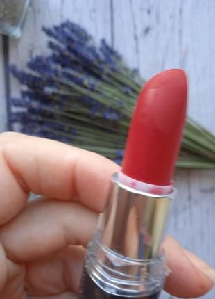 Экстраувлажняющая матовая помада для губ maybelline new york hydra extreme matte тон 905.5 фото