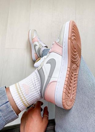 Жіночі кросівки nike air jordan retro 1 low женские кроссовки найк аир джордан