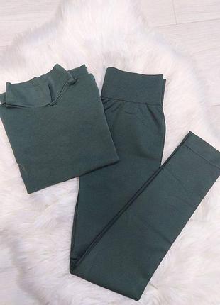 Ідеальна водолазка хакі