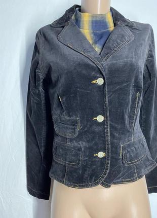 Красный пиджак