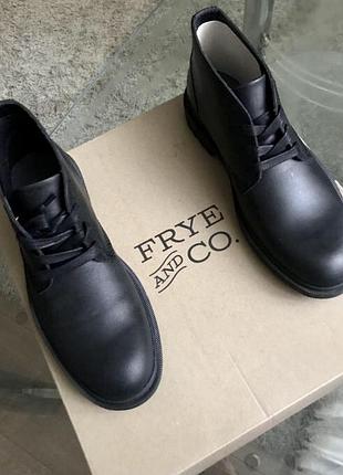 Чоботи frye