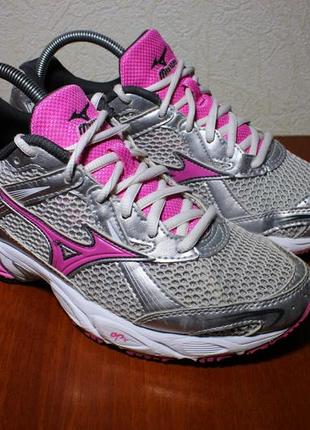 mizuno wave ovation