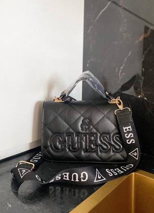 Женская стильная сумка тренд 2022 guess