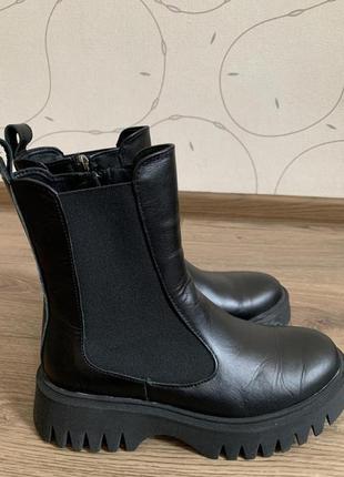 Женские зимние кожаные популярные сапоги челси натуральная кожа с теплым мехом на молнии черные ботинки сапожки зима скидка 39 размер5 фото