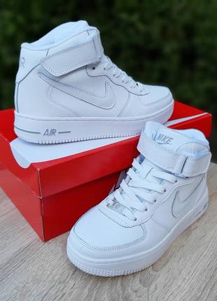 Замечательные женские зимние высокие кроссовки nike air force 1 ' 82 белые термо на флисе4 фото