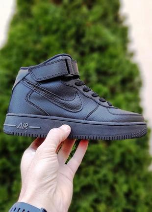 Крутые женские зимние высокие кроссовки nike air force 1 ' 82 чёрные термо на флисе8 фото