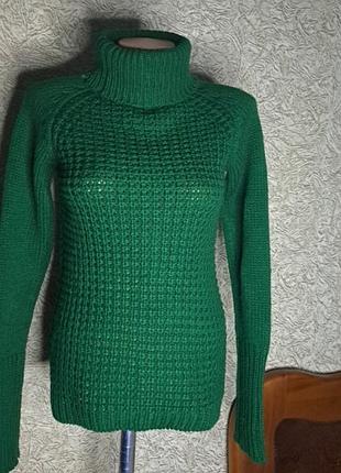 Теплий светр з горлом крупної в'язки с-м