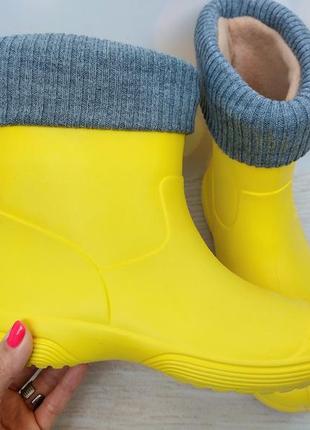 Якісні жовті черевики піна зі зйомним утеплювачем2 фото