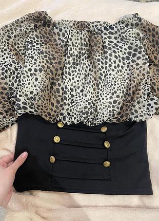 Красива нарядна блуза