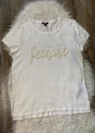 Гарна футболочка з надписом із жемчуга