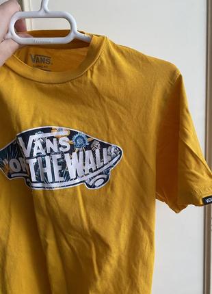 Футболка vans