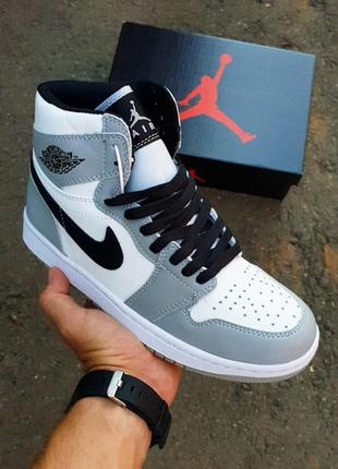 Кросівки nike air jordan 1 high retro
light grey white4 фото