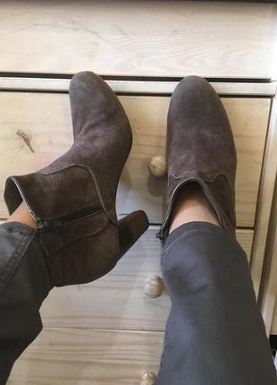 Стильні чоботи на товстому каблуці замш 100% 39-39,5 іспанія