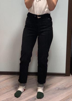 Базові чорні джинси bershka