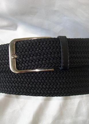 Эластичный чёрный ремень резинка