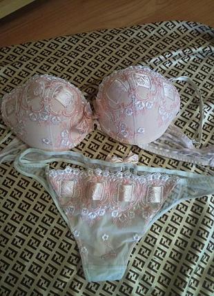 Комплект білизни