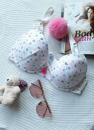 Милий бюстик з ніжним принтом