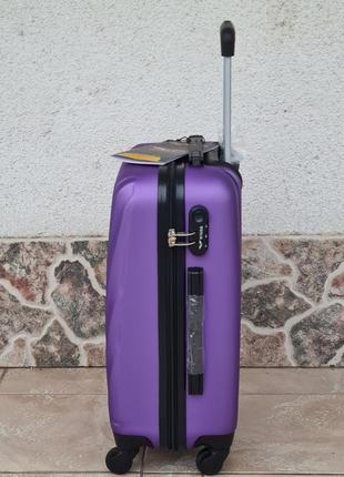Дорожная серия валіза wings  304 фиолетовый4 фото