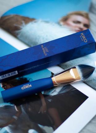 Пензлик для тонального крема kiko milano lost in amalfi foundation brush