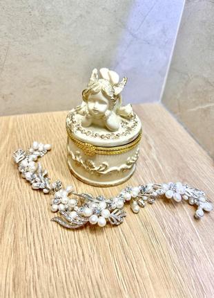 Прикраса у волосся