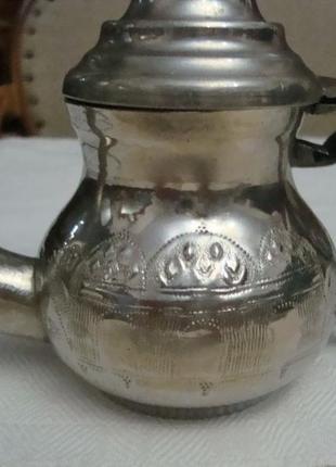Красивый старинный коллекционный чайник чеканка германия6 фото