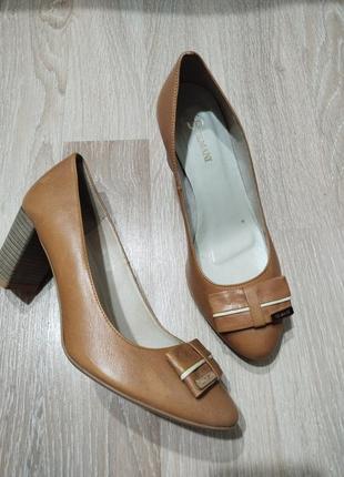 Акція 1+1=3🤩🤑ulmani! шикарні шкіряні туфлі на товстому каблуці м'яка які зручні.польща