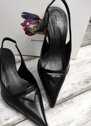 Туфли босоножки на маленьком каблуке черные бежевые