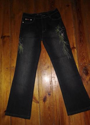 Жіночі прямі джинси з вишивкою розпродаж1 фото